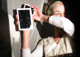Yoganaunten
Poetische Performance in Wort und Bild